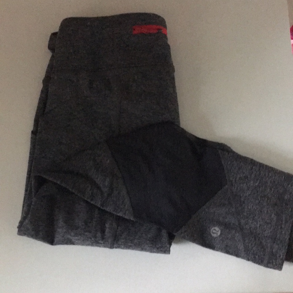 Like new great condition lululemon crop leggings